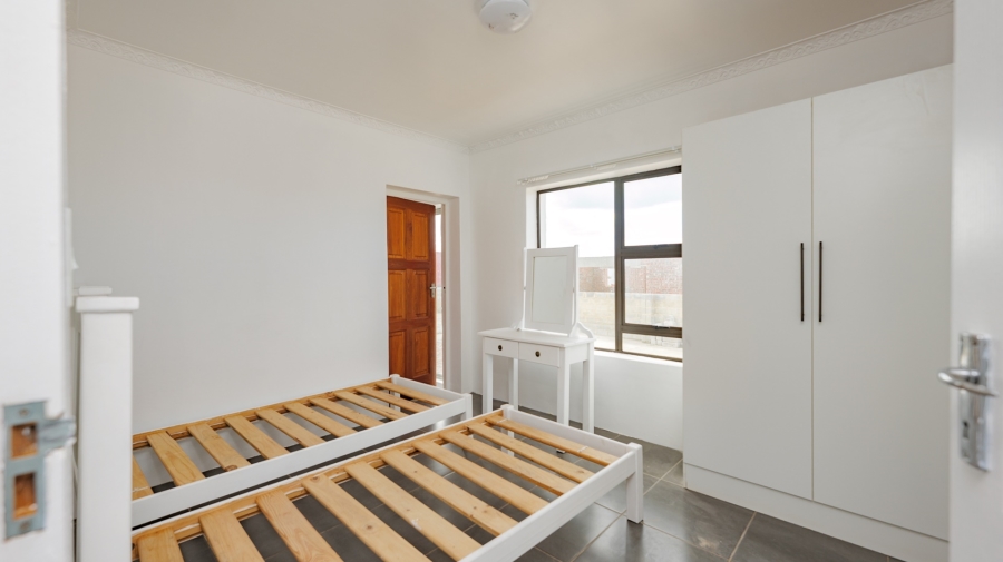 To Let 2 Bedroom Property for Rent in Oceanview Heights Western Cape